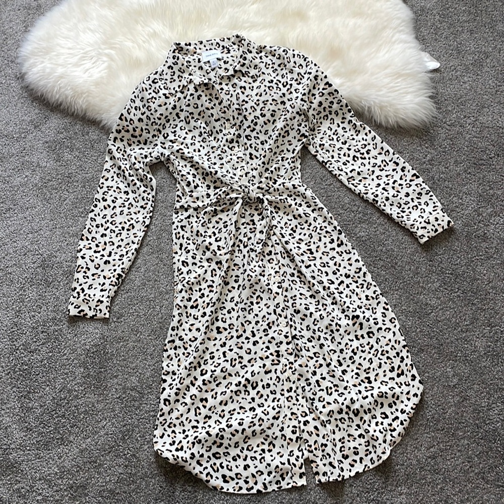 Nine West leopard print button up dress. - ties in the middle